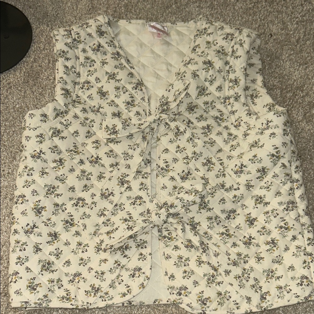 So Me Cream Floral Quilted Vest